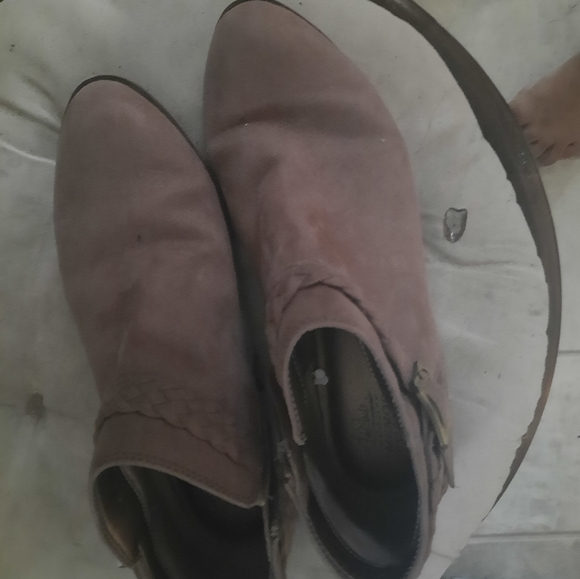 Boots - Picture 5 of 5